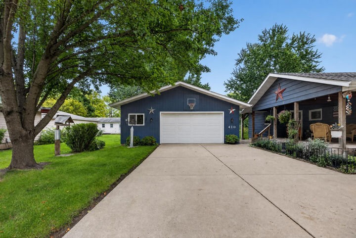 Property Photo: 410 E Jones Street IL 60545