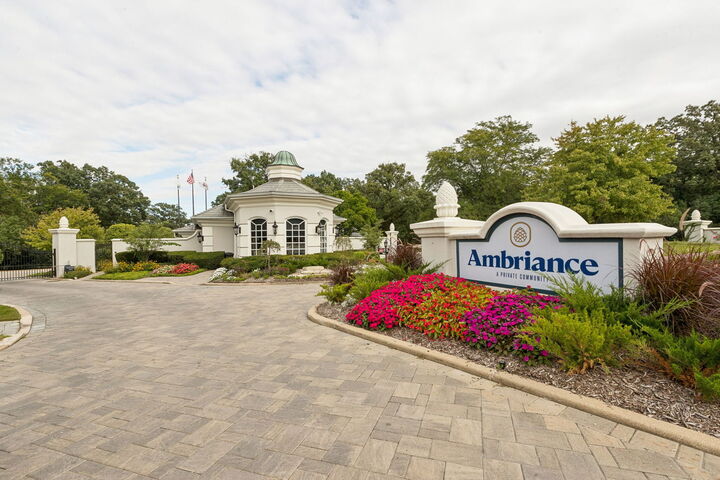 Property Photo:  23 Ambriance Drive  IL 60527 