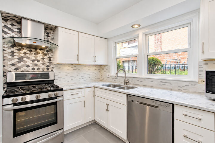 Property Photo:  4820 W Conrad Street 106  IL 60077 