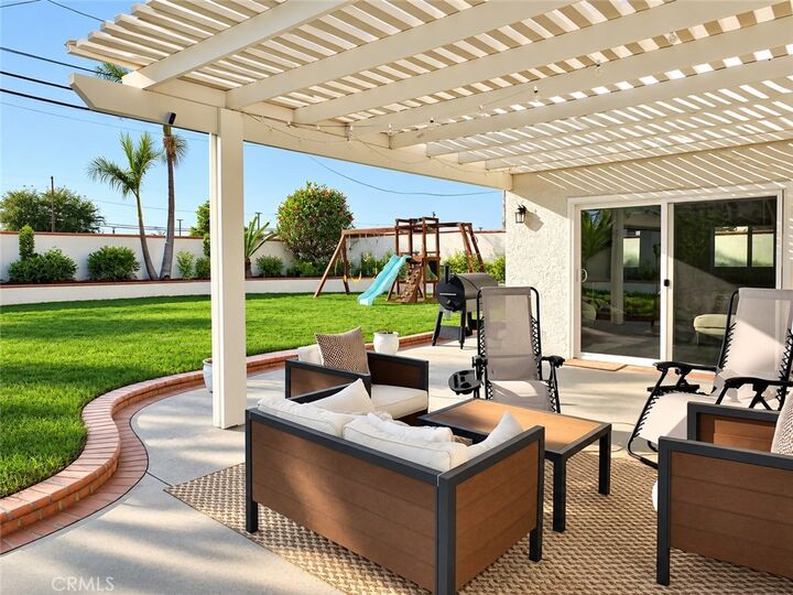 Property Photo:  1417 Vuelta Grande  CA 90815 