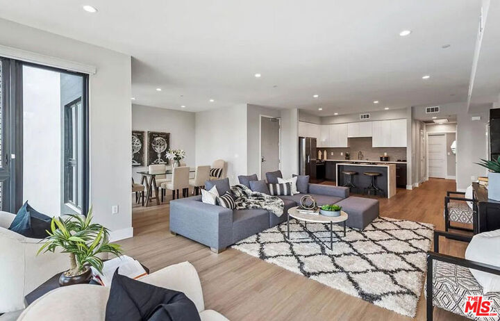 Property Photo:  1906 Overland Avenue 201  CA 90025 