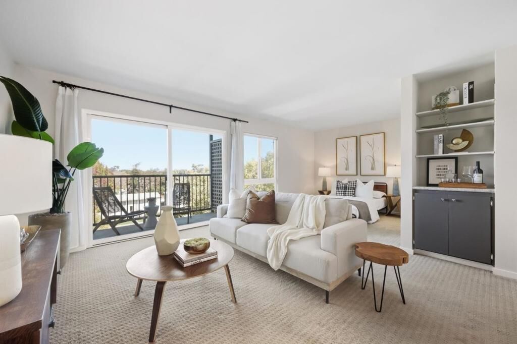 Property Photo: 833 N Humboldt Street 504 CA 94401