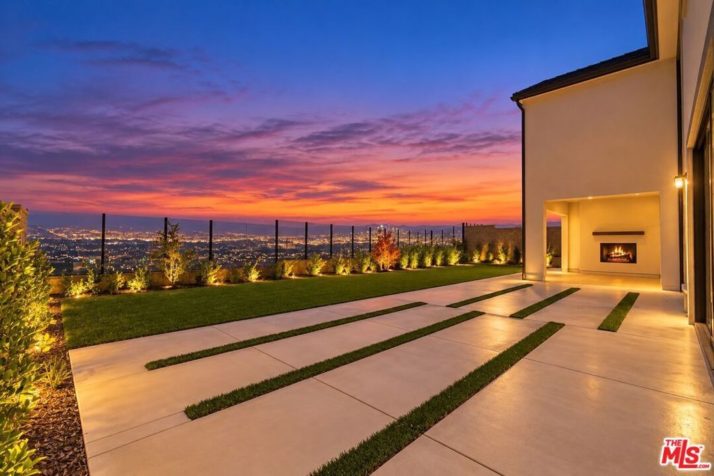 Property Photo:  20348 W Marlow Lane  CA 91326 