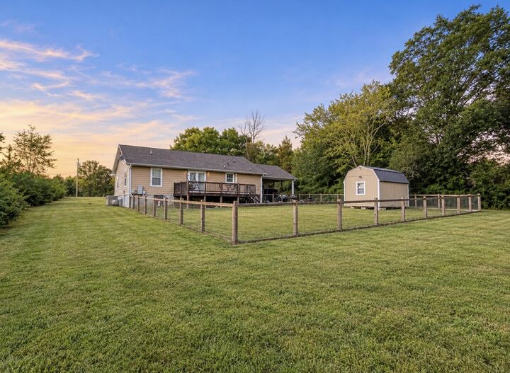 Property Photo: 1660 Midway Rd TN 37166