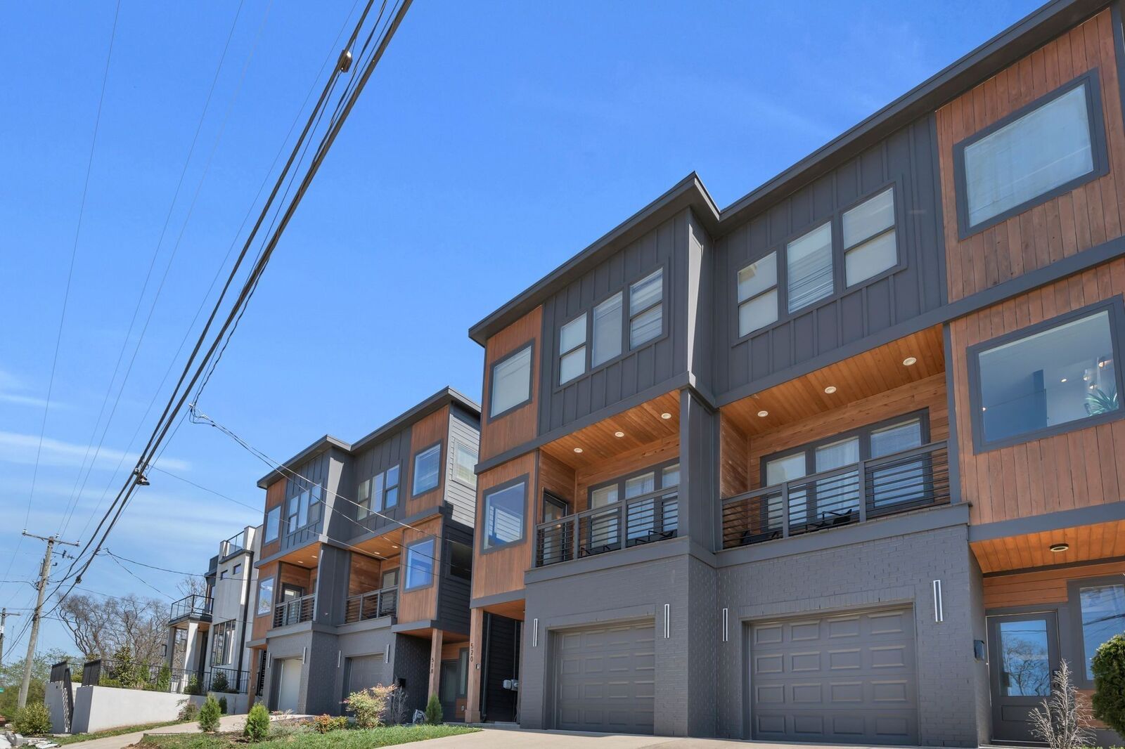 Property Photo:  518 Weakley Ave  TN 37207 