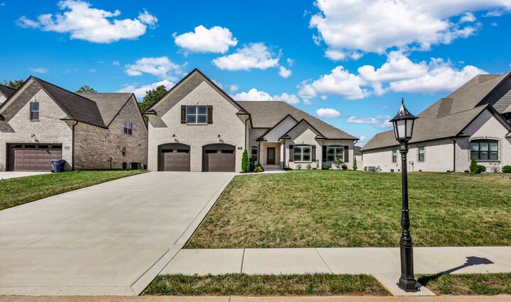 Property Photo:  390 Young Ln  TN 37146 