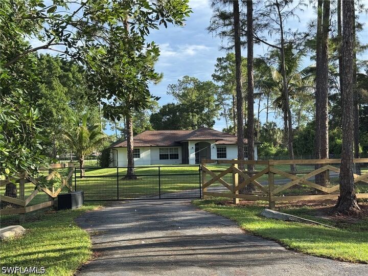 Property Photo: 3271 7th Avenue NW FL 34120