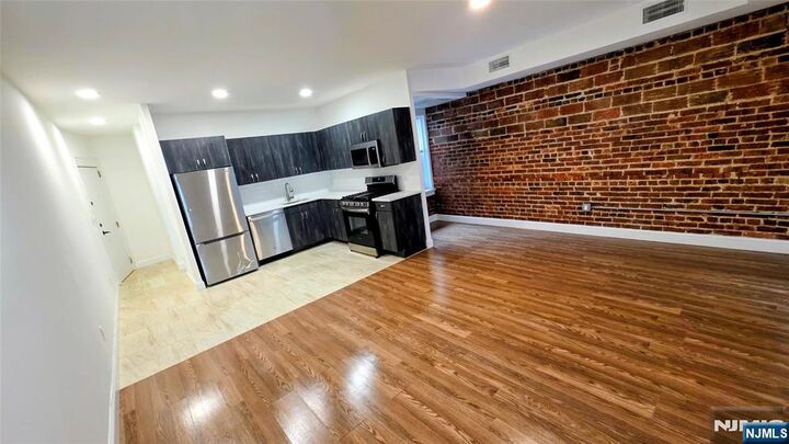 Property Photo: 292 Stuyvesant Avenue 290 NJ 07071
