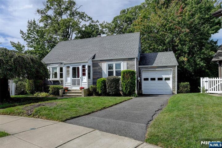 Property Photo:  8 Tyler Court  NJ 07012 