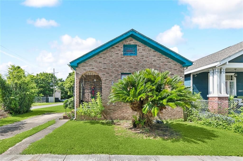 Property Photo:  5240 Burgundy Street  LA 70117 