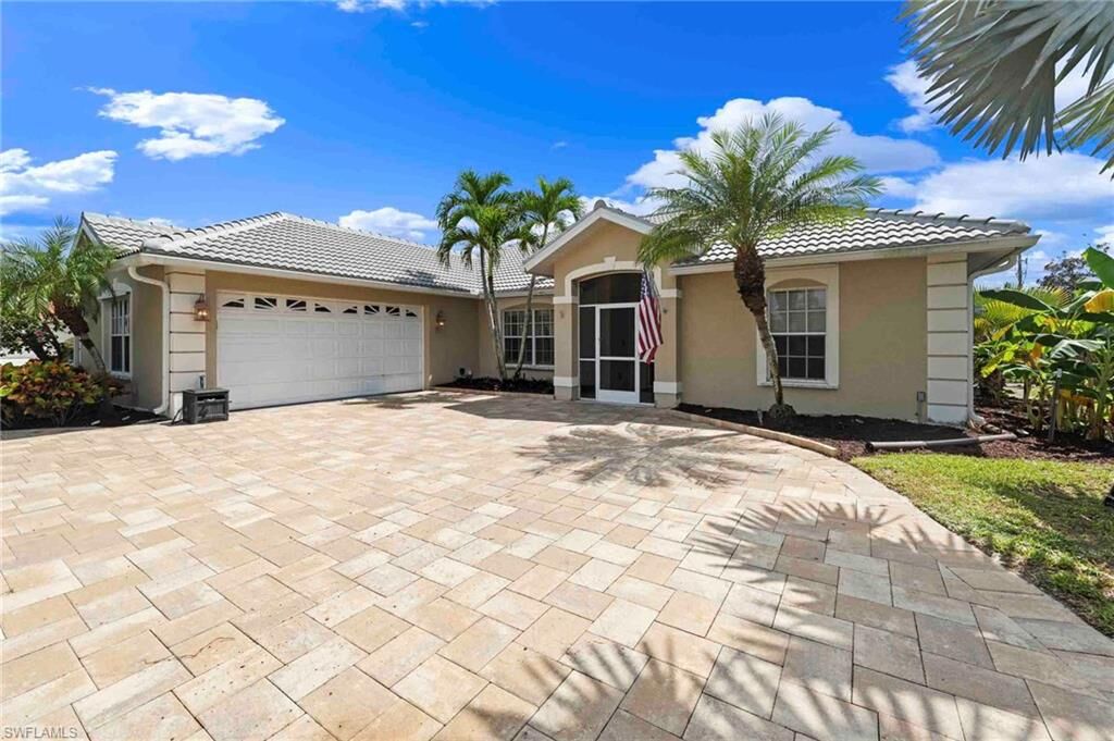 Property Photo: 28910 Winthrop Cir FL 34134