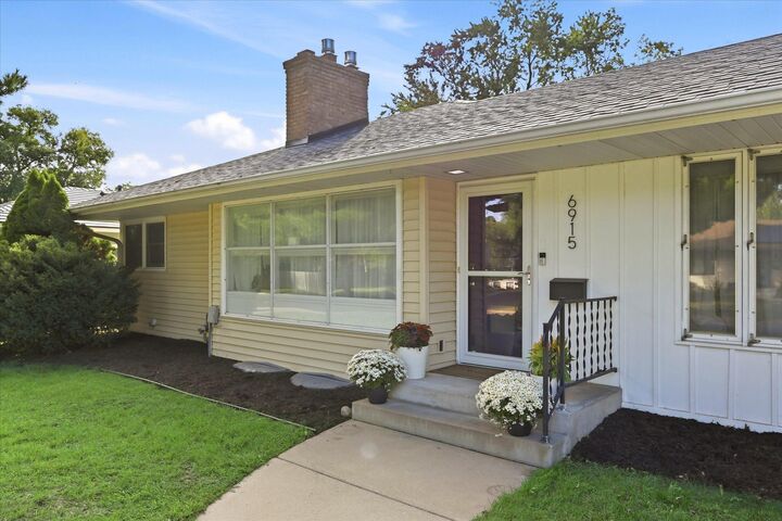 Property Photo:  6915 W 23rd Street  MN 55426 