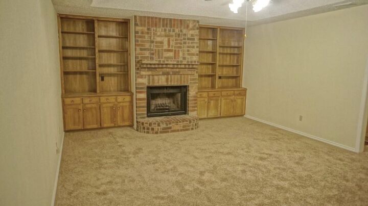 Property Photo: 1904 Crooked Lane TX 76112