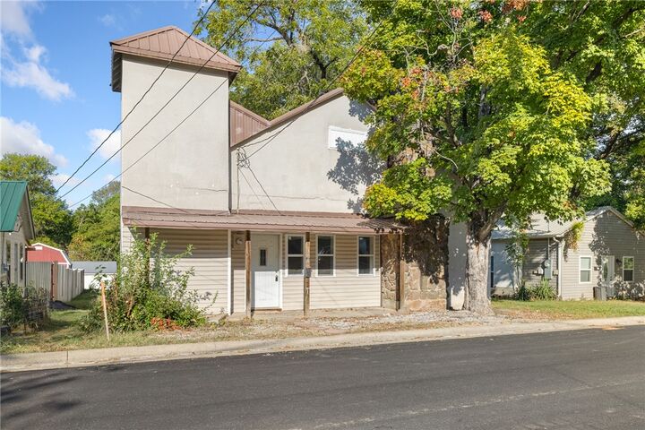 Property Photo:  308 Shaver Street  AR 72616 