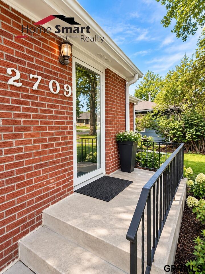 Property Photo:  2709 S 12 Street  NE 68502 