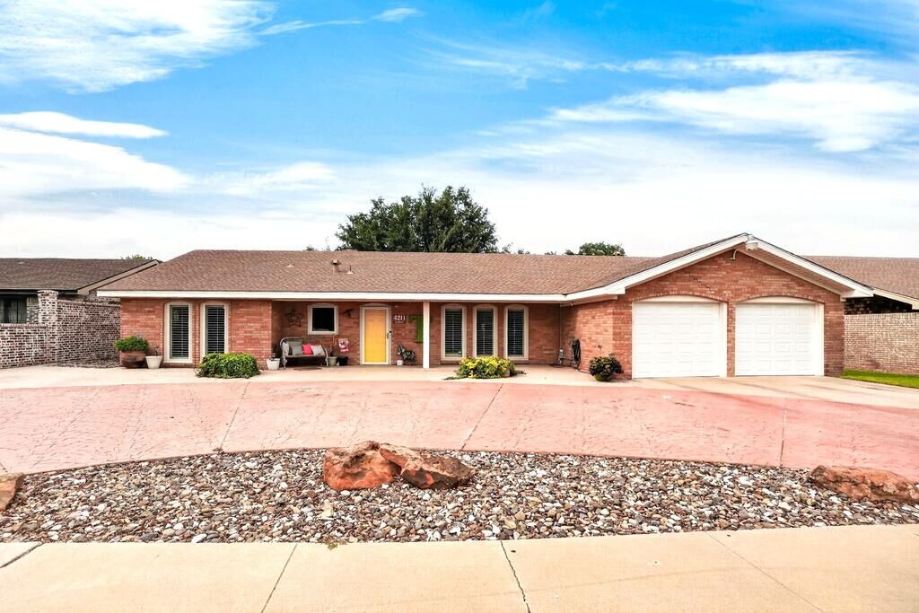 Property Photo: 4211 Kirkwood Dr TX 79762