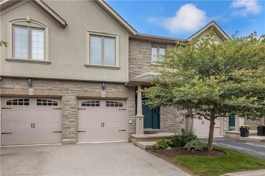 Property Photo:  12 Brantwood Park Road C2  ON N3P 1G2 