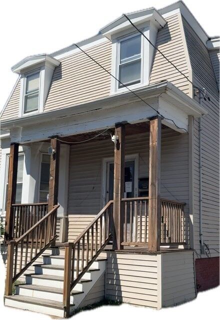 Property Photo:  33 Parrott St  MA 01902 