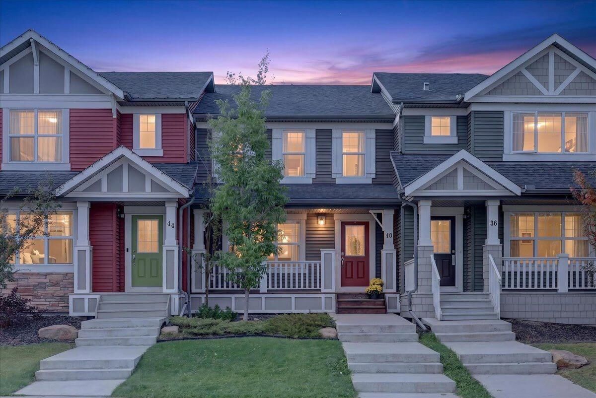 Property Photo: 40 Sunvalley Road AB T4C 0X6