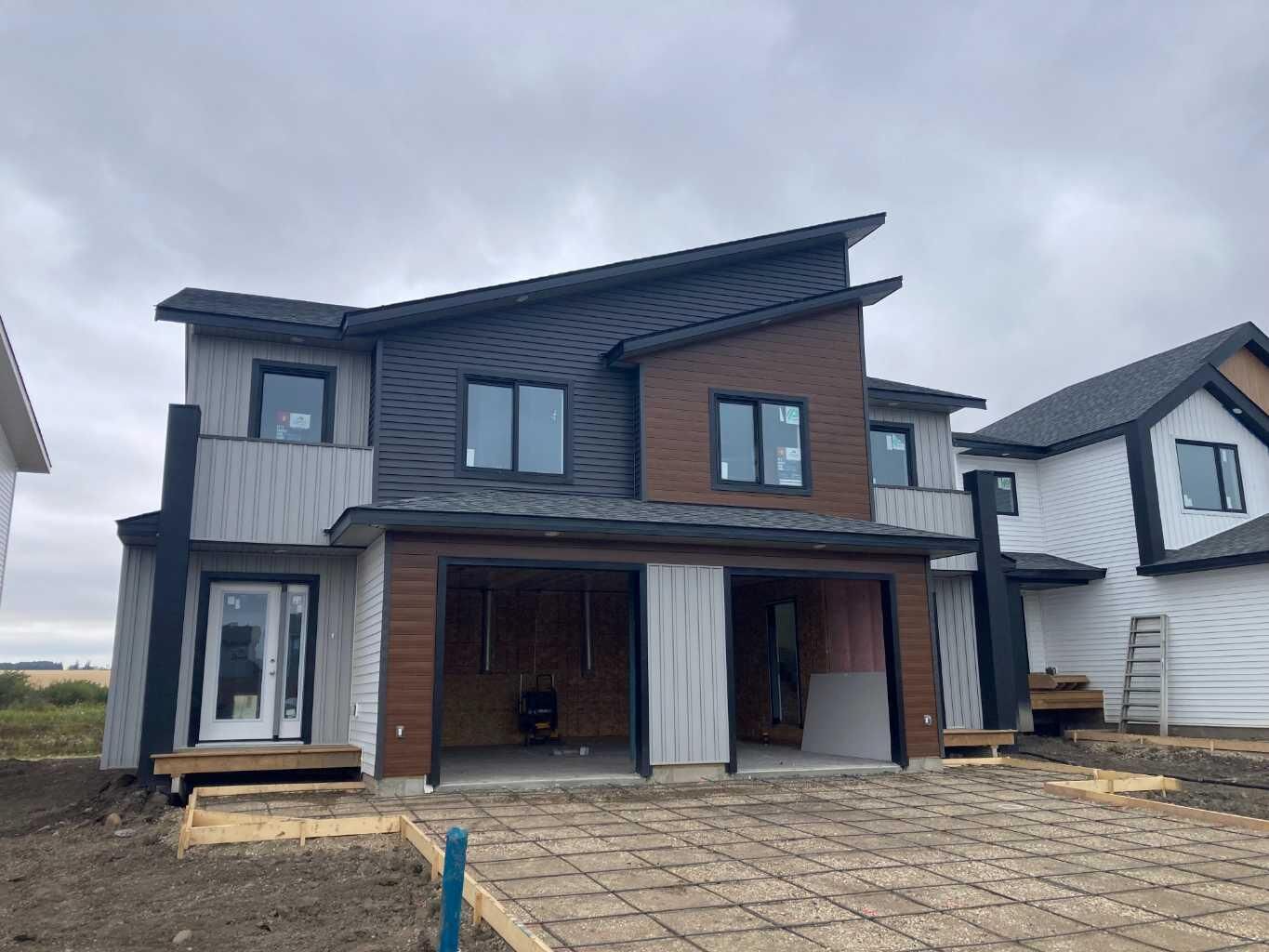 Property Photo:  9526 114 Avenue  AB T8X 0W8 