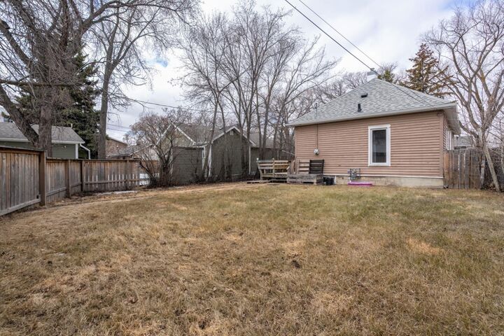 Property Photo:  5015 52A Street  AB T4V 3Y7 