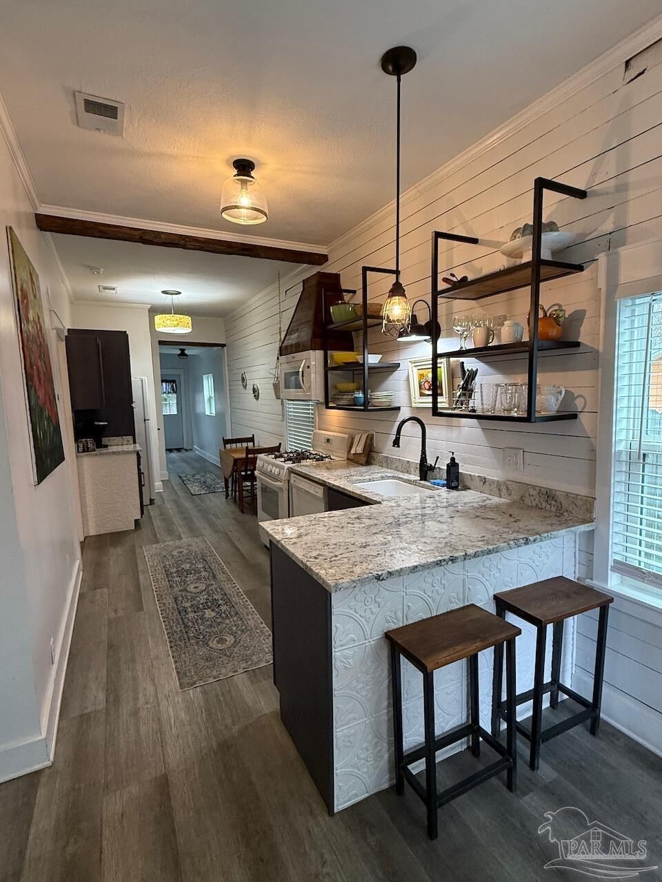 Property Photo:  610 W La Rua St  FL 32501 
