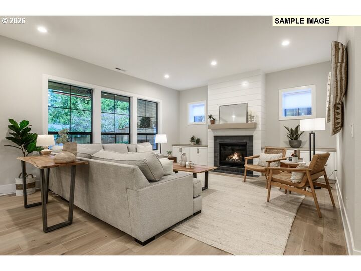 Property Photo:  917 S Wynooski St  OR 97132 