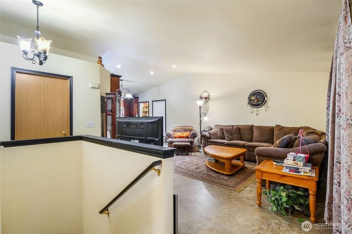 Property Photo: 3818 Thayer Road NE WA 98837
