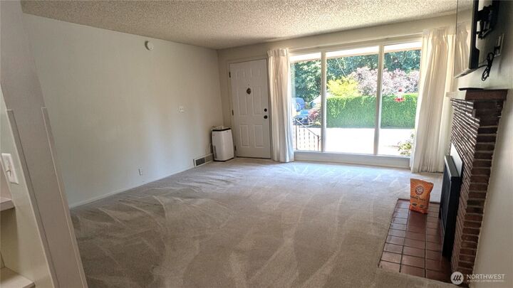 Property Photo: 16023 32nd Avenue NE WA 98155