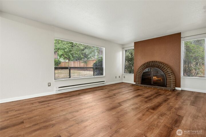 Property Photo:  709  143rd Avenue NE G-25  WA 98007 