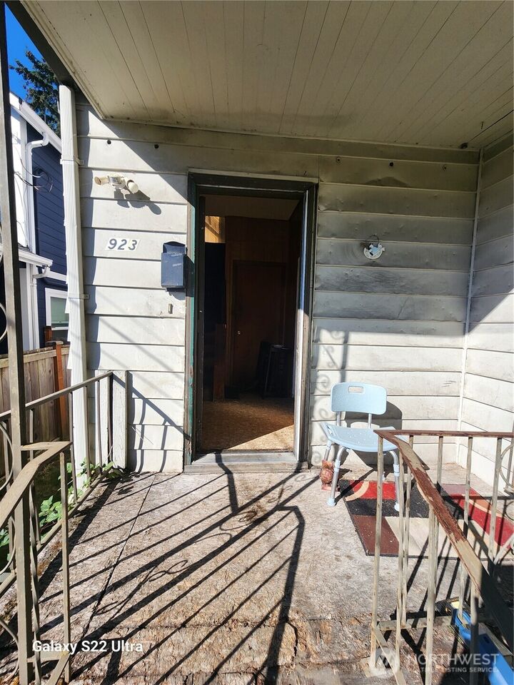 Property Photo:  923  24th Avenue S  WA 98144 