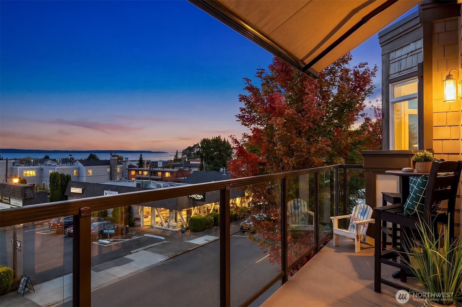 Property Photo: 505 5th Avenue S 305 WA 98020