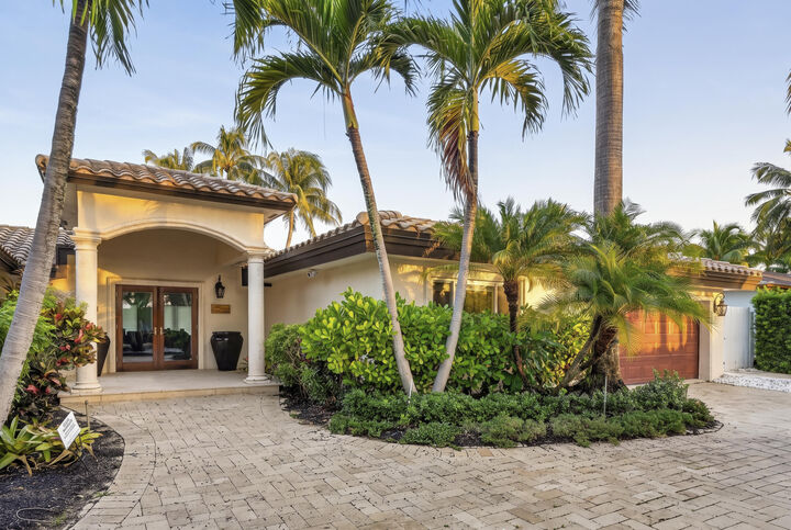 Property Photo:  329 Isle Of Capri Drive  FL 33301 