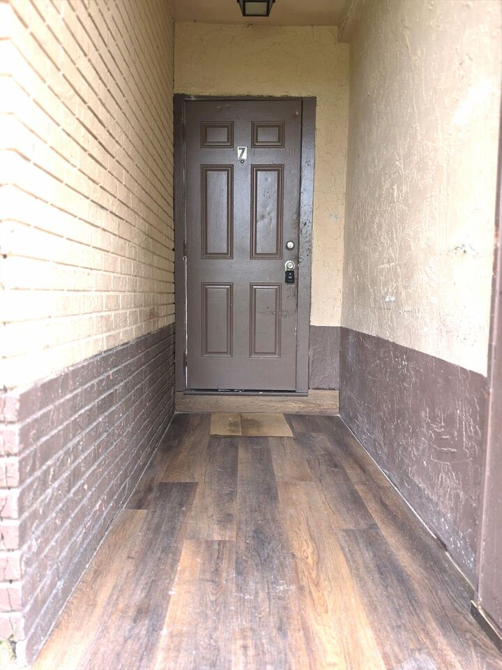 Property Photo:  2424-2440 NW 21st Street 7  FL 33311 