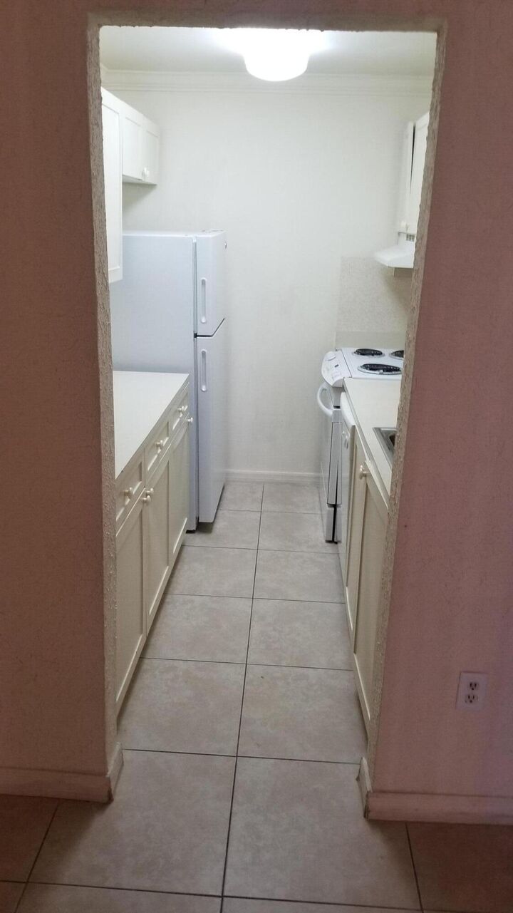 Property Photo:  10500 SW 108th Avenue B314  FL 33176 