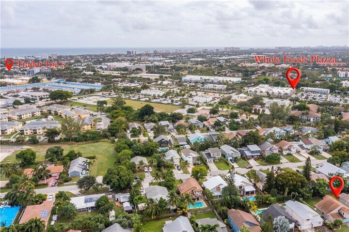 Property Photo:  2425 Southridge Road  FL 33444 