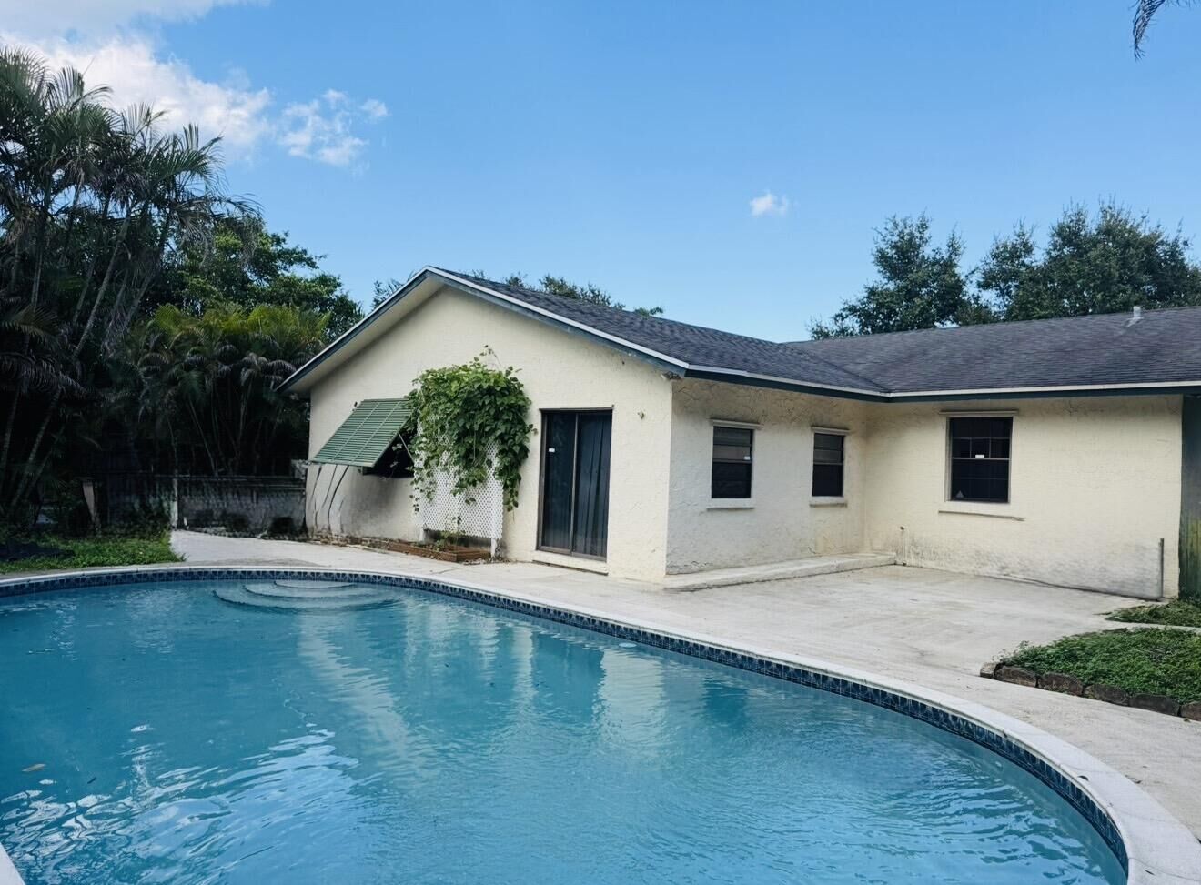 Property Photo:  1209 NW 8th Street  FL 33426 