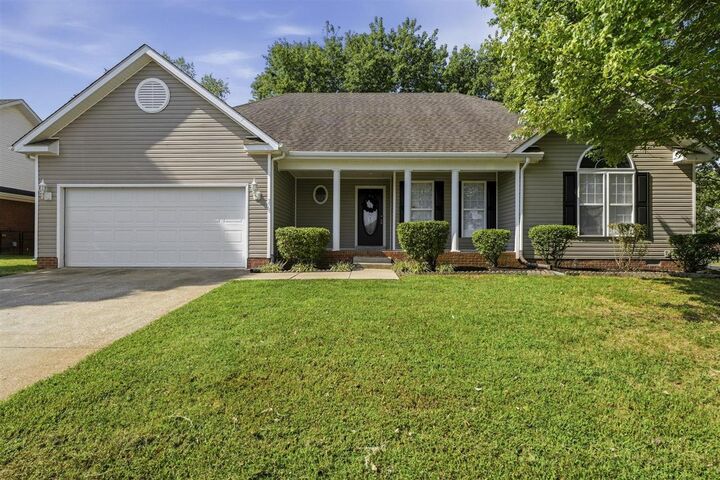 Property Photo: 705 Whitebeam Court KY 42104