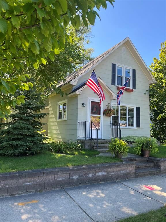 Property Photo:  746 Hannah Avenue  MI 49686 
