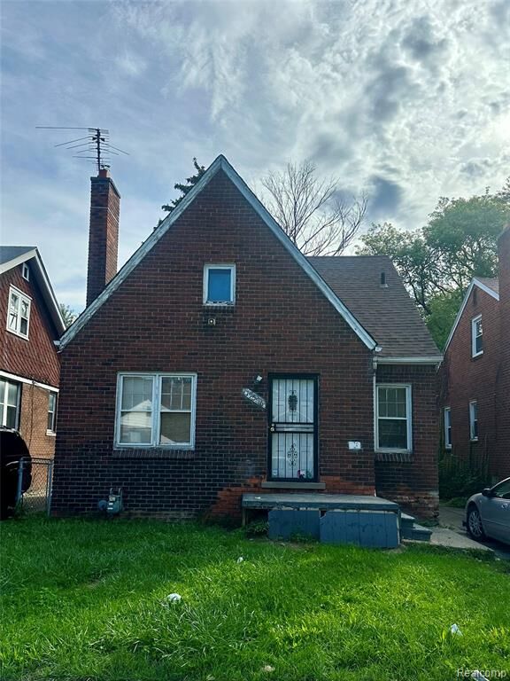Property Photo:  19386 Waltham Street  MI 48205 