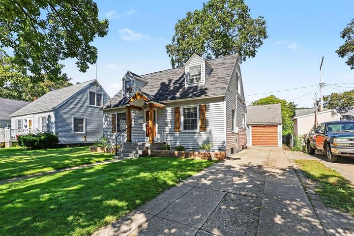 Property Photo:  1472 Montague Avenue  MI 49441 