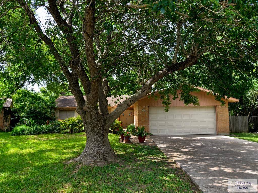 Property Photo:  34 Red Bay Cir  TX 78521 