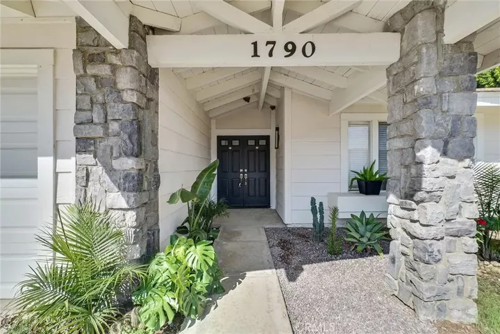 Property Photo:  1790 Laurel Canyon Way  CA 92881 