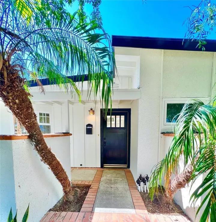 Property Photo:  1417 Vuelta Grande  CA 90815 