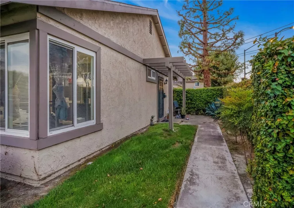 Property Photo:  2900 Bradford Place A  CA 92707 