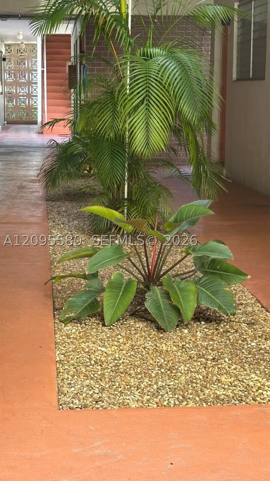 Property Photo:  