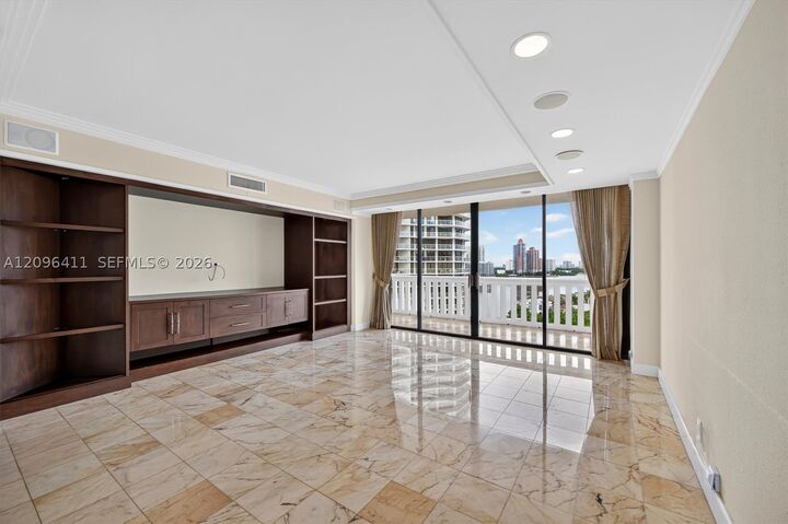 Property Photo: 3000 Island Blvd 1103 FL 33160