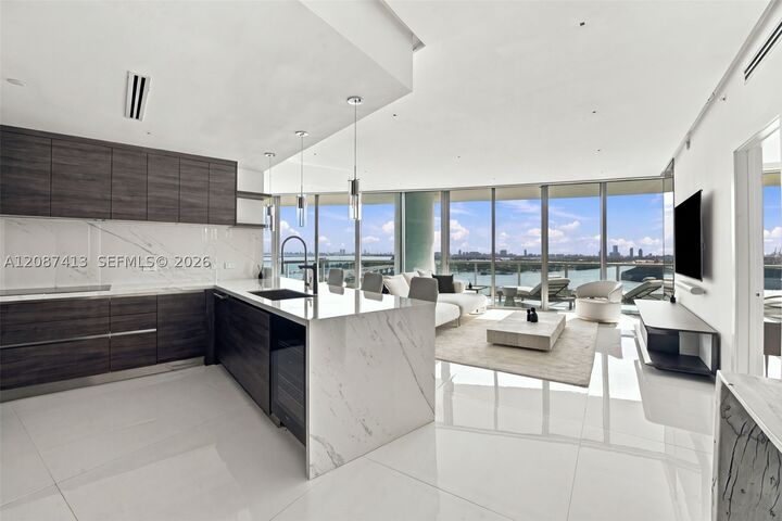 Property Photo: 900 Biscayne Blvd 2406 FL 33132