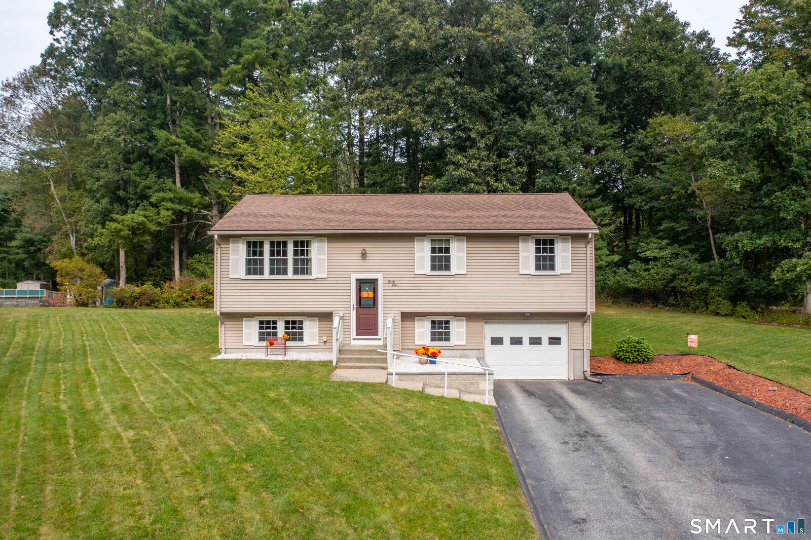 Property Photo:  31 Saint Peters Court  CT 06260 