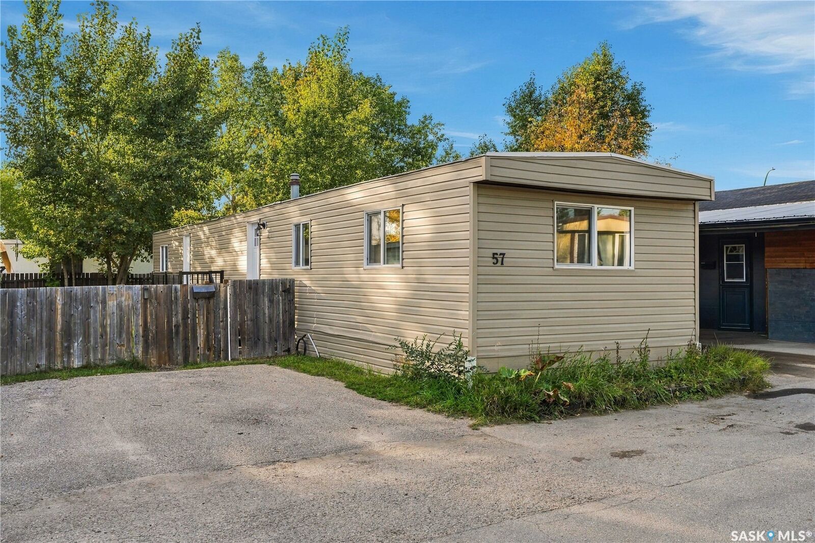 Property Photo: 219 Grant Street 57 SK S7N 2A5